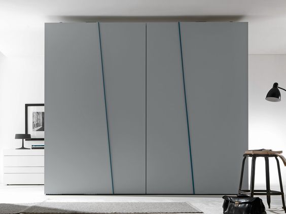 Шкаф для одежды с диагональным объемным рисунком на фасаде